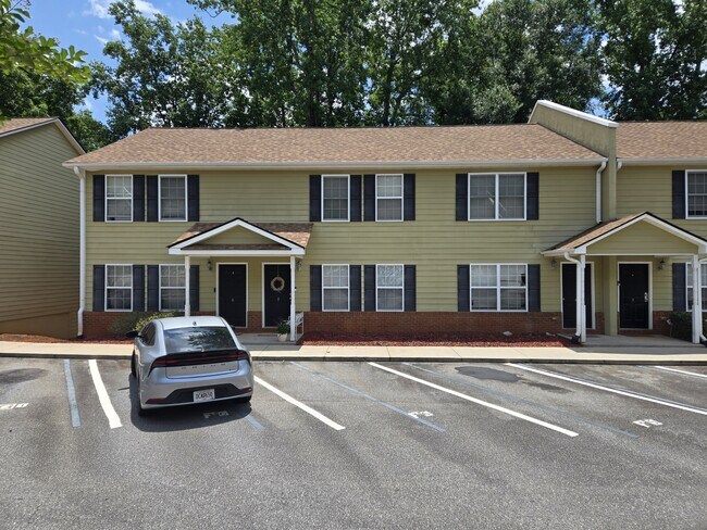 Foto del edificio - 105 Westchester Dr