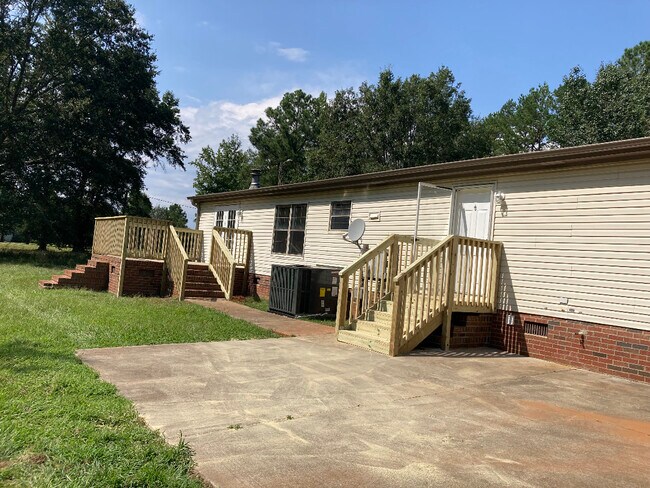 Building Photo - 260 Murphy Rd