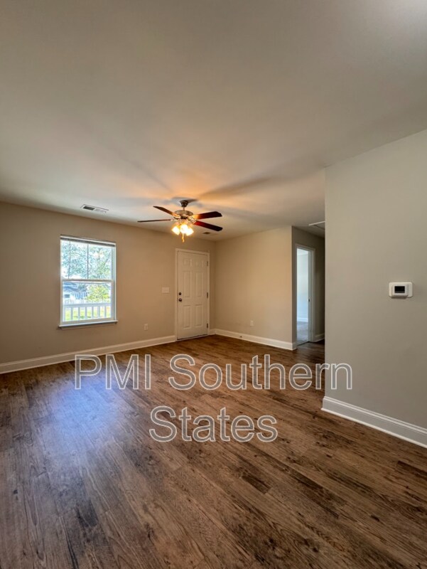 Foto del edificio - 200 Walnut Hill Dr