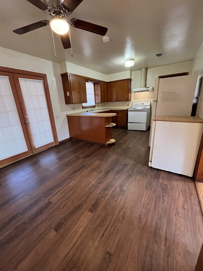 Foto del edificio - 5757 Naff Ave