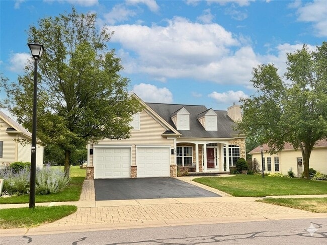 Building Photo - 136 New Tudor Rd