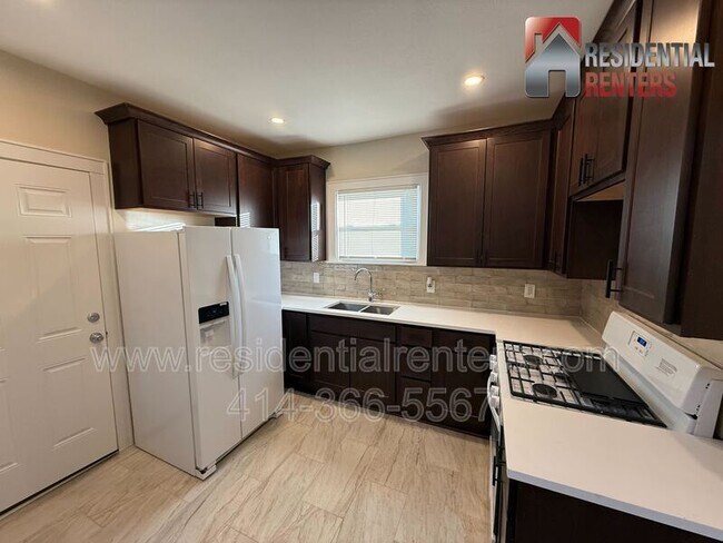 Building Photo - 3124 N 28th St