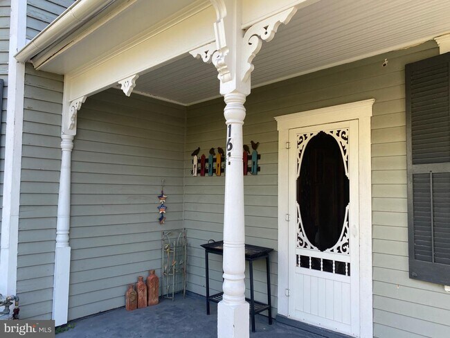 Building Photo - 161 Capon St