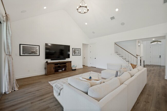 Foto del edificio - 724 Danbury St