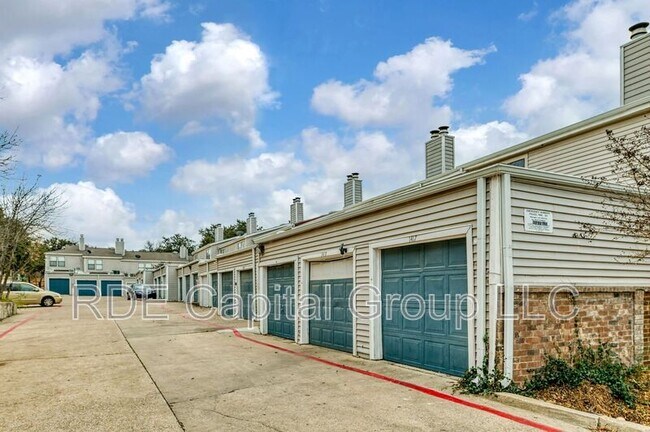 Building Photo - 1431 Weiler Blvd