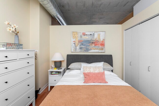 Foto del edificio - 1000 N Kingsbury St