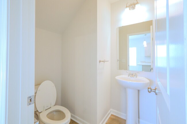First floor powder room - 1542 Alvin Pond Dr
