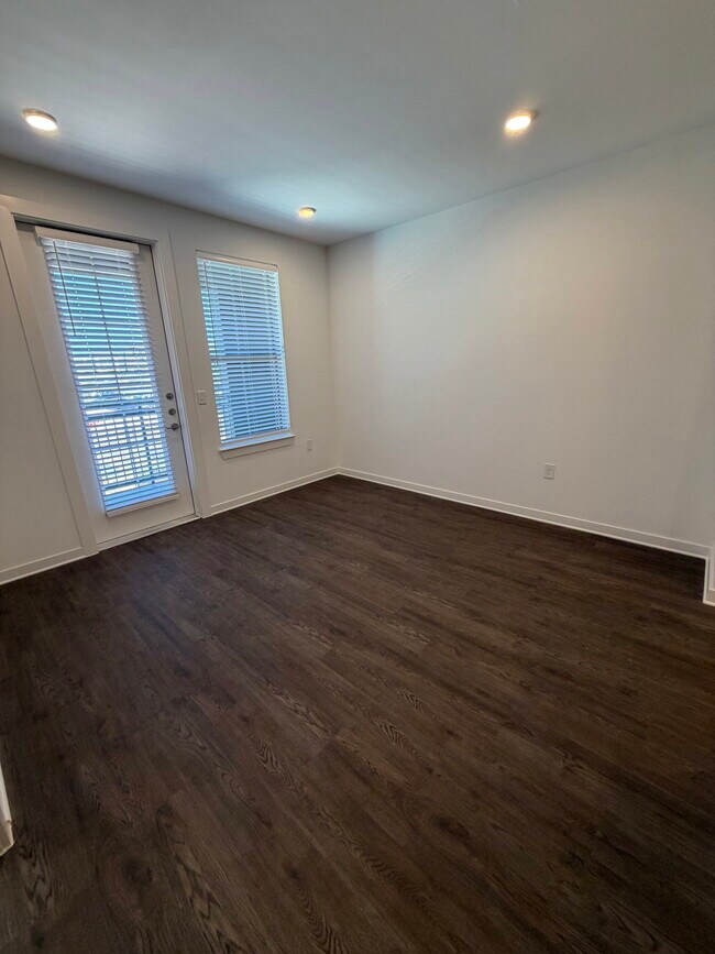 Foto del edificio - 1900 Interstate 20 Apt #6106, Grand Prairie, TX 75052 - 1 BR 1 BA condo
