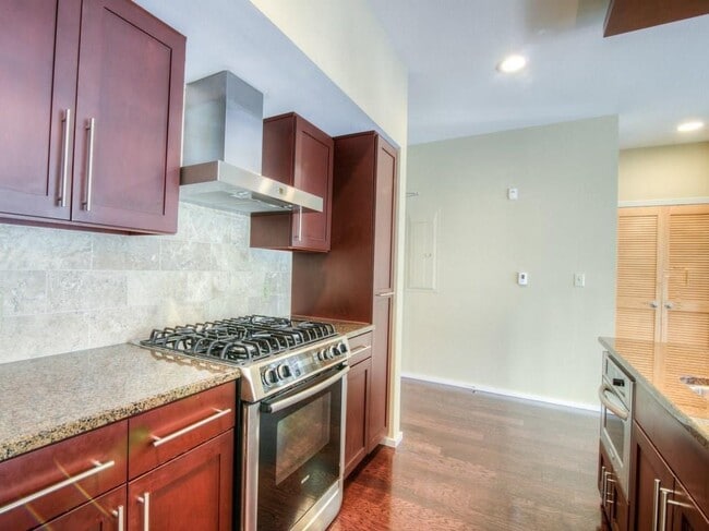 Building Photo - 1600 Barton Springs Rd