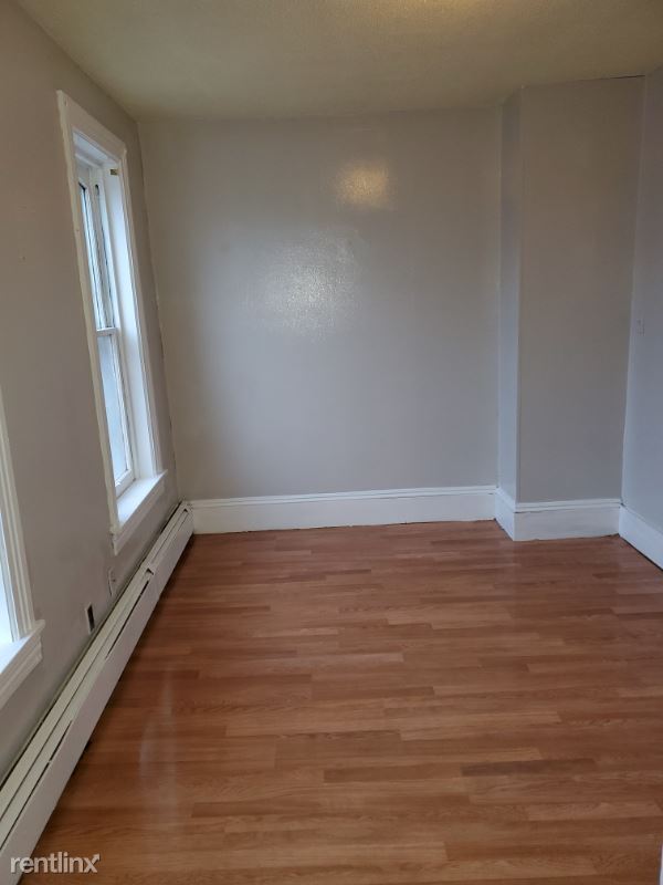 Building Photo - 2 br, 1 bath Townhome - 218 Walnut St
