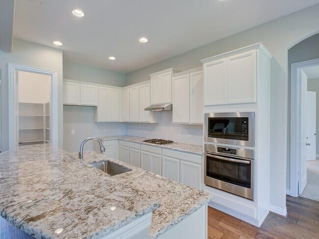 Foto del edificio - 4303 Logan Ridge Dr