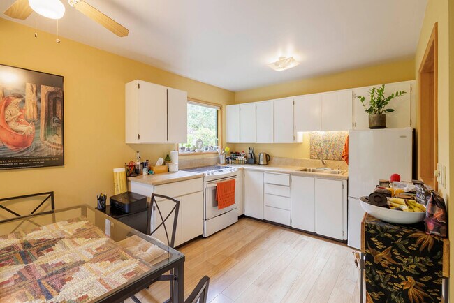 Foto del edificio - 3140 SW Carson St