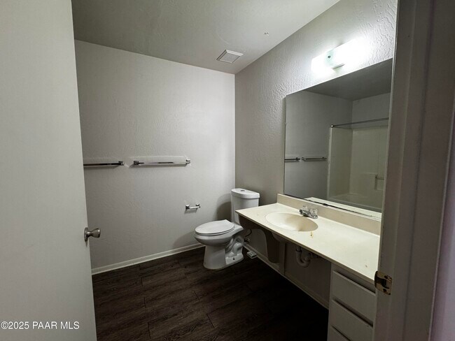 Foto del edificio - 1022 Gail Gardner Way