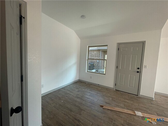 Foto del edificio - 2408 Duntov Dr