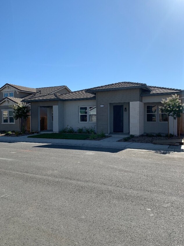 390 Traverse Dr, Madera, CA 93636 House Rental in Madera, CA