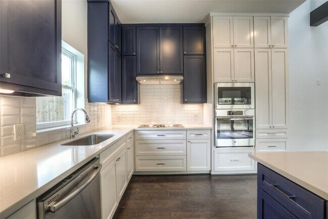 Foto del edificio - 7730 Jacquelyn Oaks Rd
