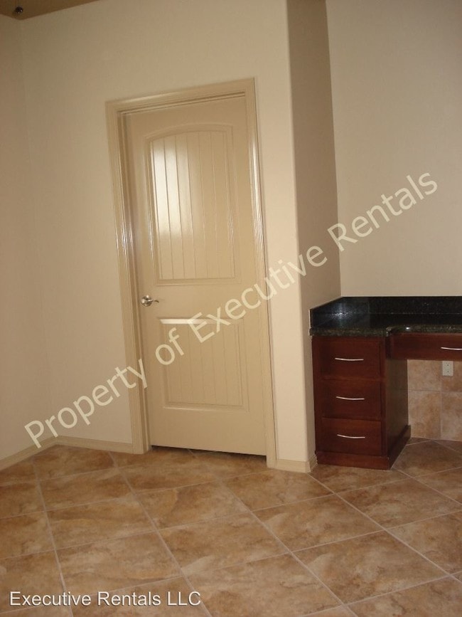 Building Photo - 4218 Tres Ninos Dr