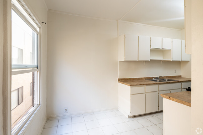 Dining Area - 1427 N Kingsley St