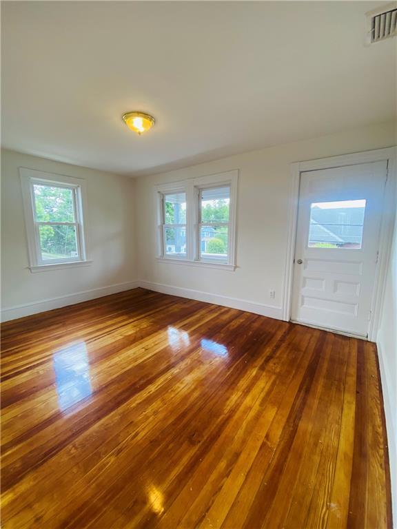 311 Maple Ave, Barrington, RI 02806 Room for Rent in Barrington, RI