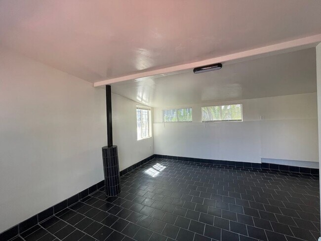 Building Photo - ARBUTUS
