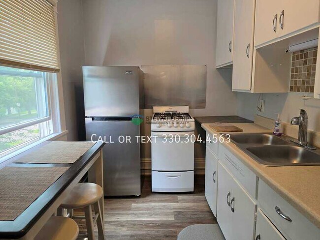 Foto del edificio - 531 W Lake Ave