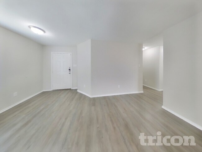 Foto del edificio - 7618 Crestway Ridge