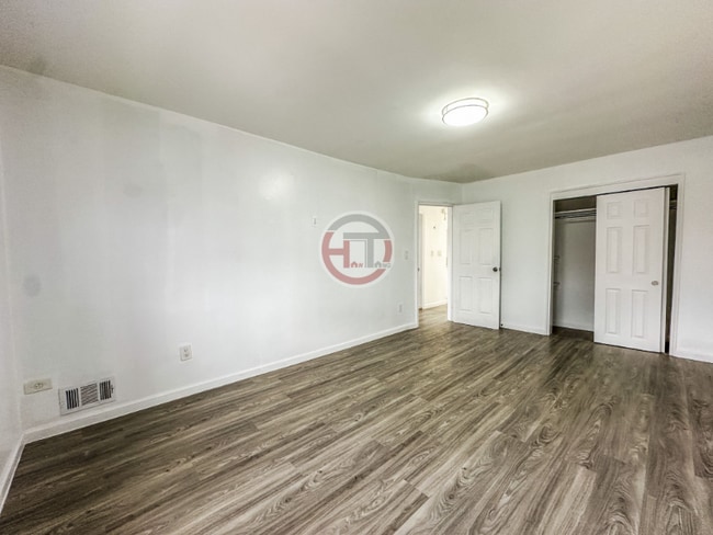 Building Photo - 1463 Stadium Ave