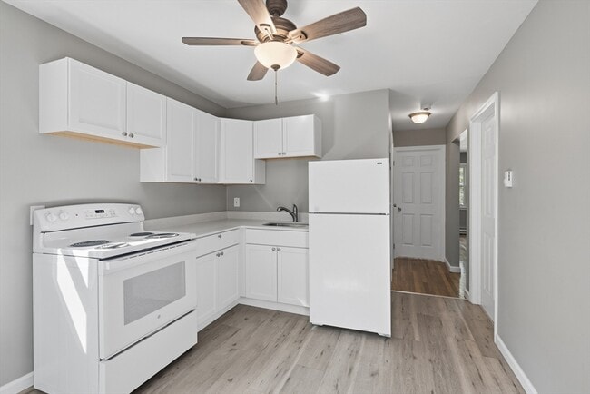 Photo - 257 N Washington St (Belchertown, MA) Apartment