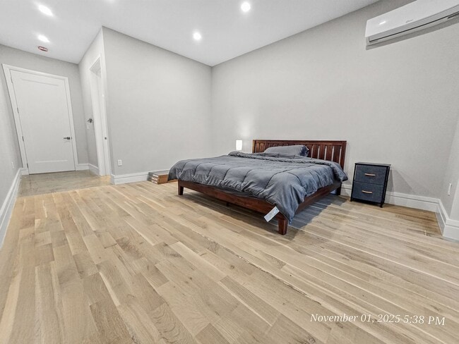 Building Photo - 1522 W Fulton Rd