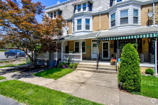 Building Photo - 1115 Frances Ave