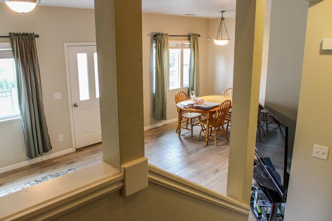 Building Photo - 462 W 1490 N