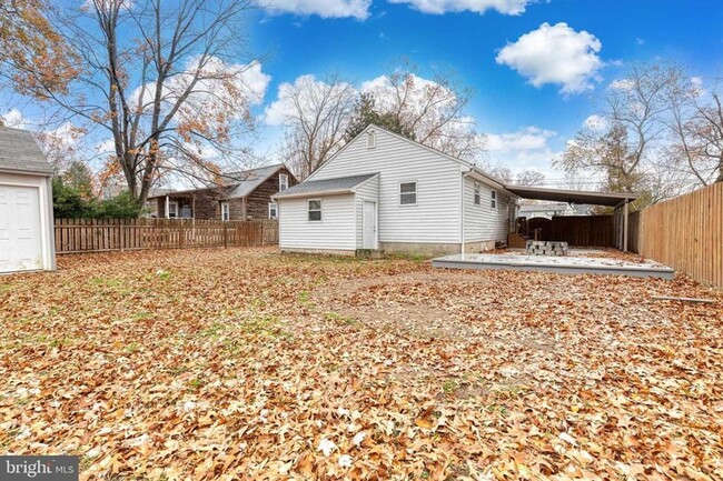 Building Photo - 3bd 2bth top to bottom, gorgeous renovation!