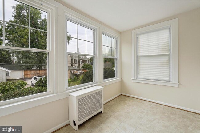 Building Photo - 4226 Fessenden St NW