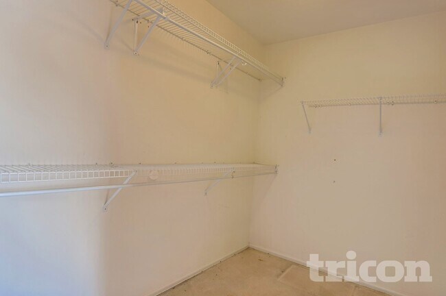 Building Photo - 5694 S Quemoy Ct