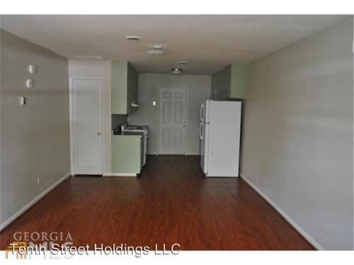 Building Photo - 585 Marina St