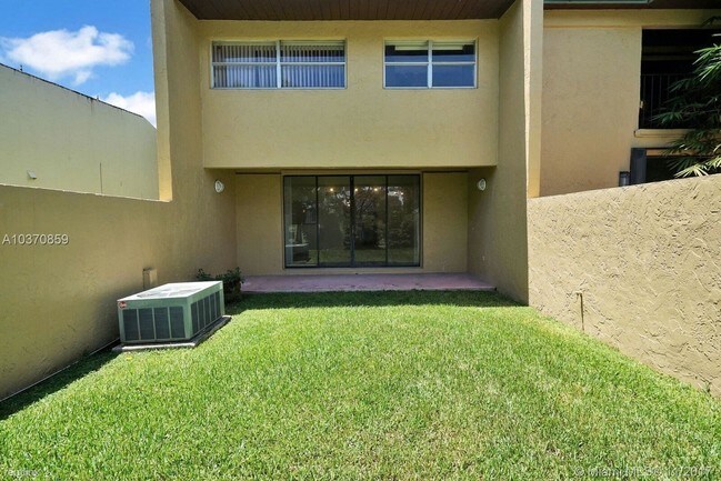 Building Photo - 720 E Coco Plum Cir