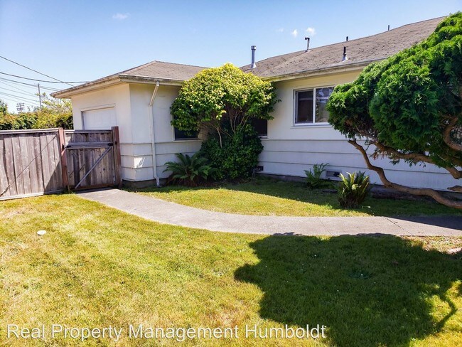 2720 Rohnerville Rd Fortuna Ca 95540 Apartment For Rent In Fortuna Ca Apartments Com