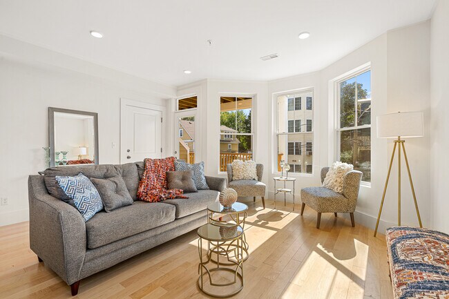 Living room - 41 Woodville St