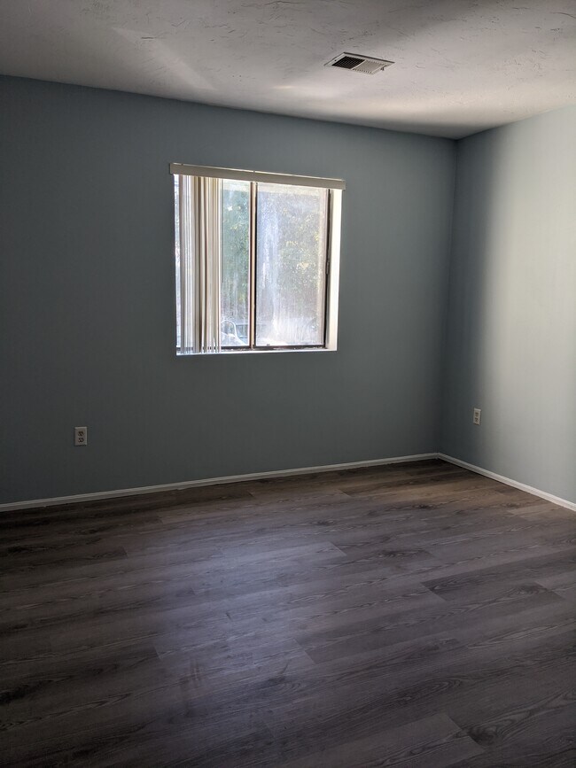Master Bedroom - 920 Southbridge St