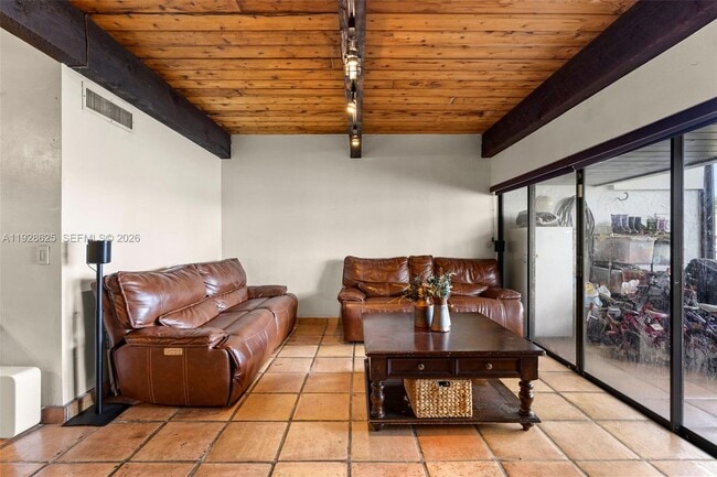 Foto del edificio - 19440 NE 26th Ave