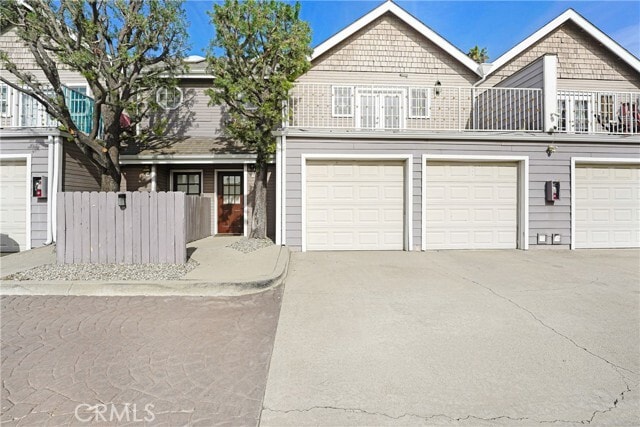 Building Photo - 1835 S Alta Vista Ave