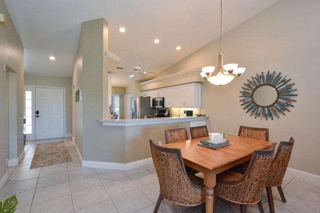 Foto del edificio - 9470 High Gate Dr