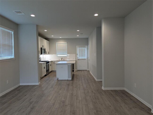 Foto del edificio - 10323 Birch Peak Dr