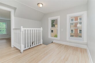 Building Photo - 25 Summit St