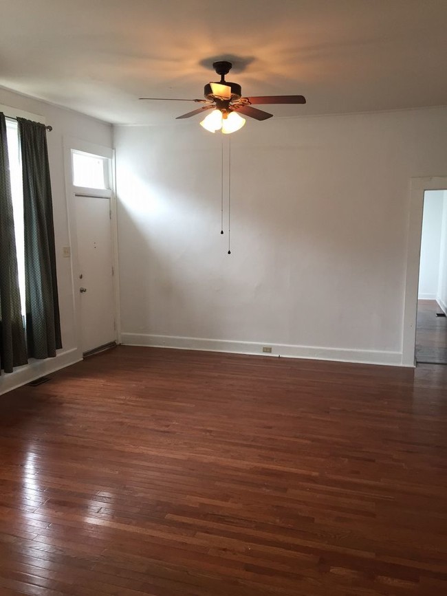 Building Photo - 2 Bedroom Apartment - Lancaster