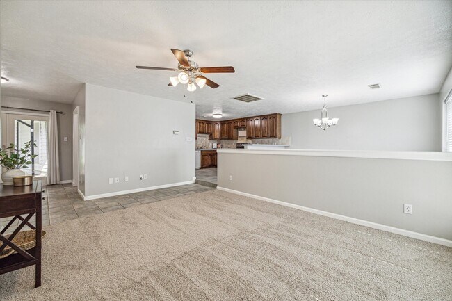 Foto del edificio - 3613 Lazy Spring Dr