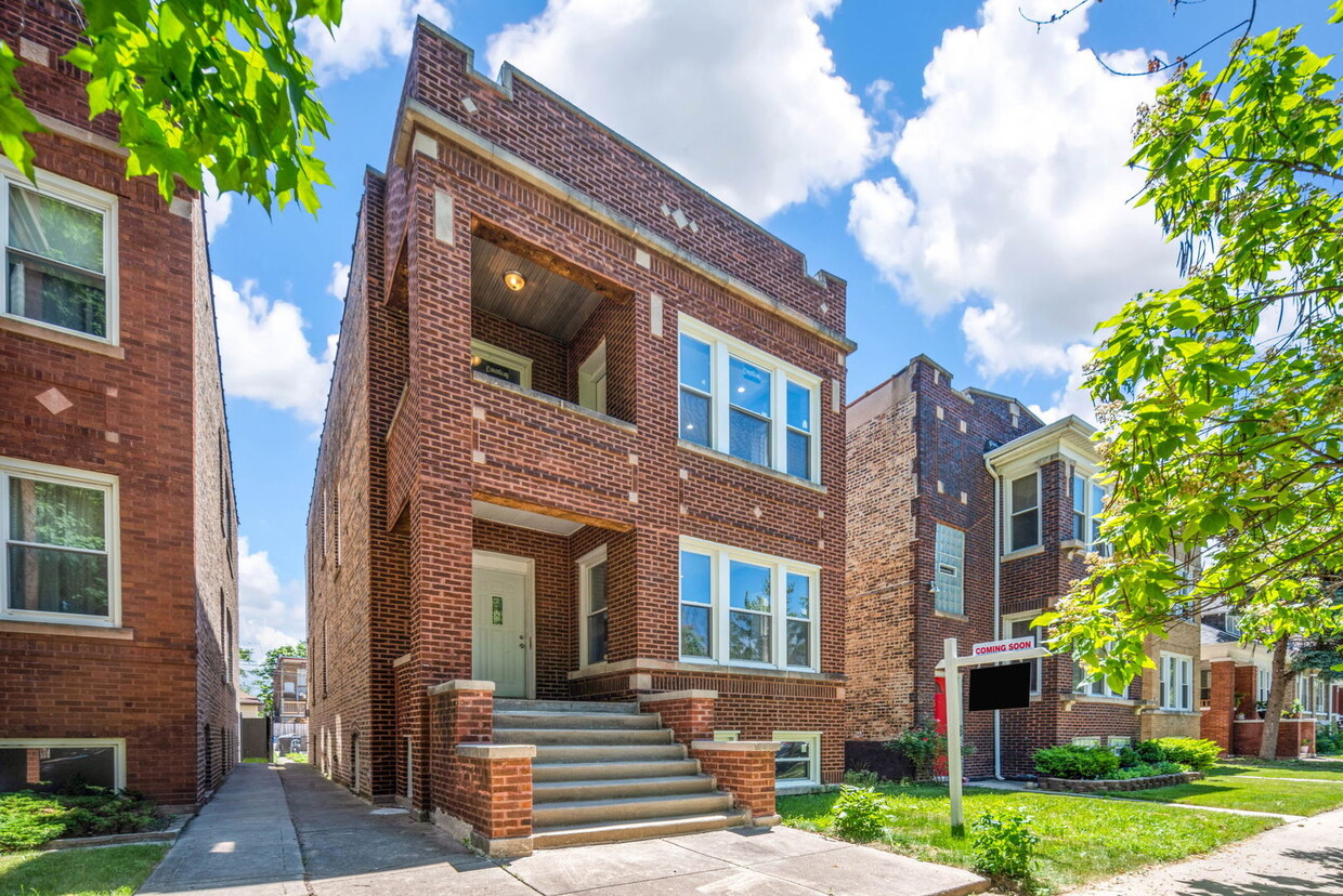 Foto principal - 6417 S Maplewood Ave