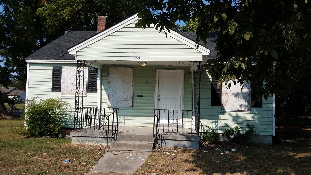 Primary Photo - 1531 N Hollywood St