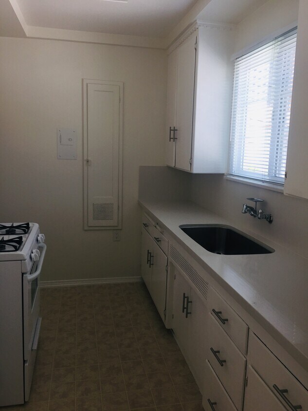 Foto principal - 148 N Pass Ave
