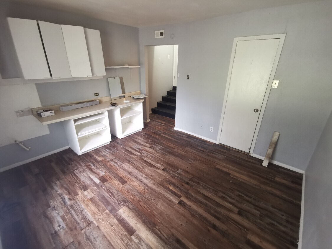 Foto principal - 539 Moore St S